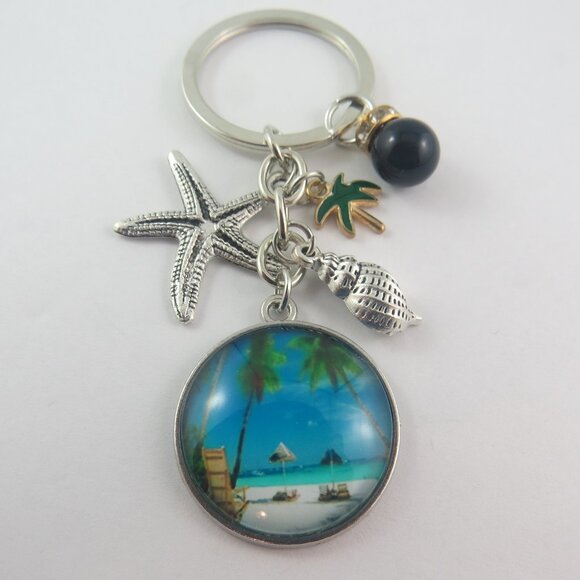 Tropical Beach Keychain Starfish and Seashell Charm Ocean Vacation Gift for Her - Picture 1 of 4